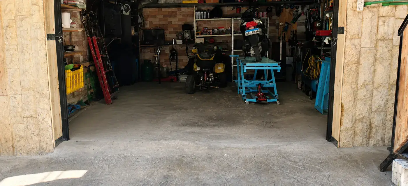 Mbarak Motorcycle Garage entrance in Dbayeh